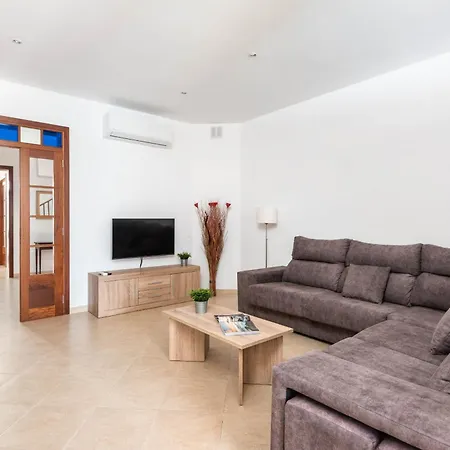 Ca Na Bel 4 Bedroom House, Feriehus